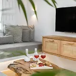 Naxian Icon Luxury 3 Apartament *